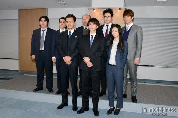 「ビター・ブラッド~最悪で最強の親子刑事~」制作発表/(前列左から)渡部篤郎、佐藤健、忽那汐里(後列左から)皆川猿時、吹越満、高橋克実、田中哲司、KEIJI(EXILE)