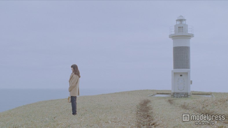 新CM「恋するレーベル・灯台」篇より