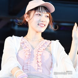 古川優香、ウエストチラ見せ キュートな夏コーデで登場<TGC BEACH 2019>