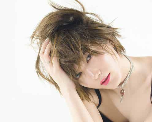 本田翼、美谷間チラリ ほんのりお色気な七変化
