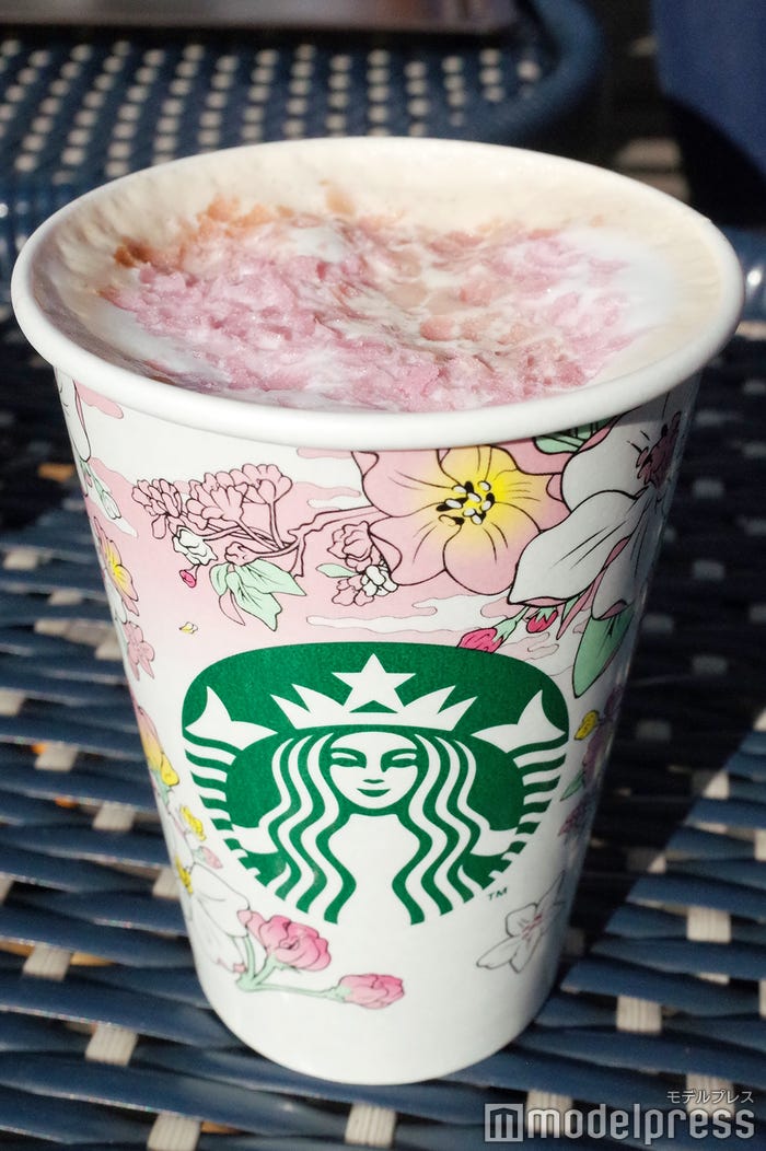 花見 ブロンド ラテ(C)モデルプレス