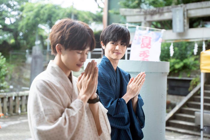 草川拓弥、西垣匠「みなと商事コインランドリー2」第3話より(C)缶爪さわ・椿ゆず/KADOKAWA/「みなと商事コインランドリー2」製作委員会