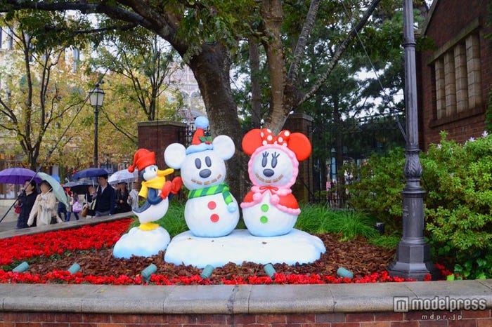 ミッキー&ミニーの雪だるまの可愛いオブジェ(フォトロケーション)/東京ディズニーシー