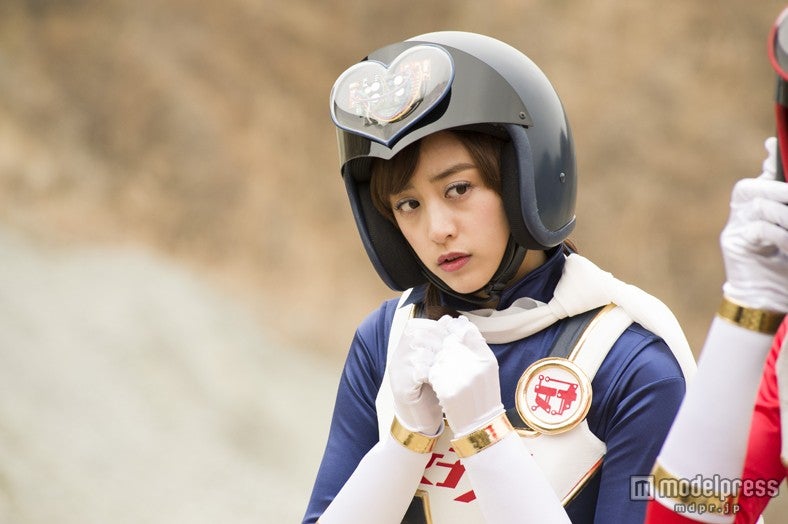 女子ネイビーを演じる山本美月（C）2014「女子ーズ」製作委員会
 