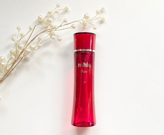 印象的な赤のパッケージでおなじみ。同シリーズからは美容液やクリーム、クレンジング、洗顔などの販売も