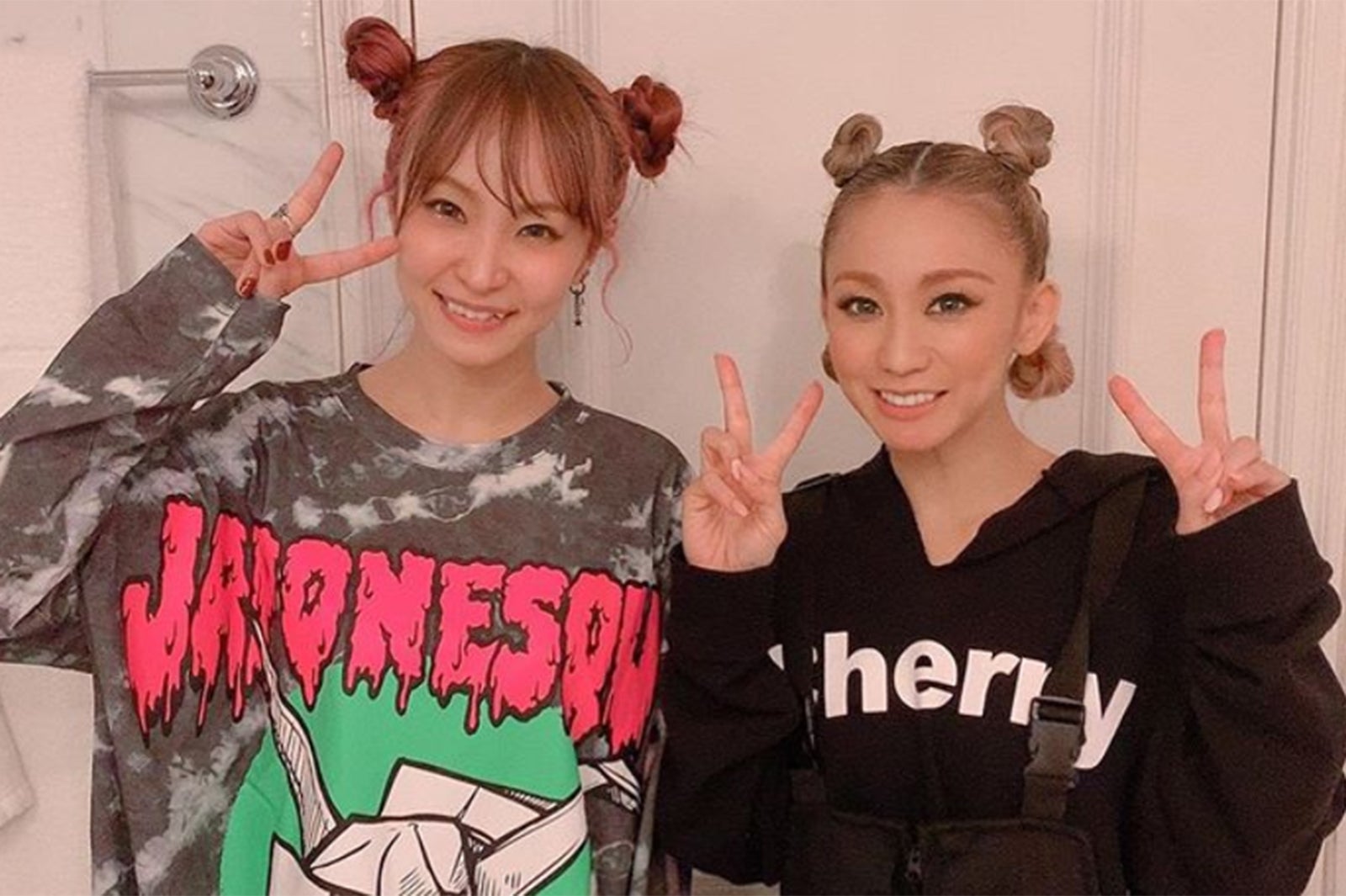 倖田來未＆LiSA、お団子ヘア2ショットに反響続出「可愛すぎる」「コラボ希望」