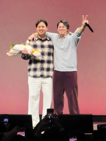 巨人 今村信貴に即席引退セレモニー 高梨とのトークショーで感極まる「改めて引退したんだなと実感した」