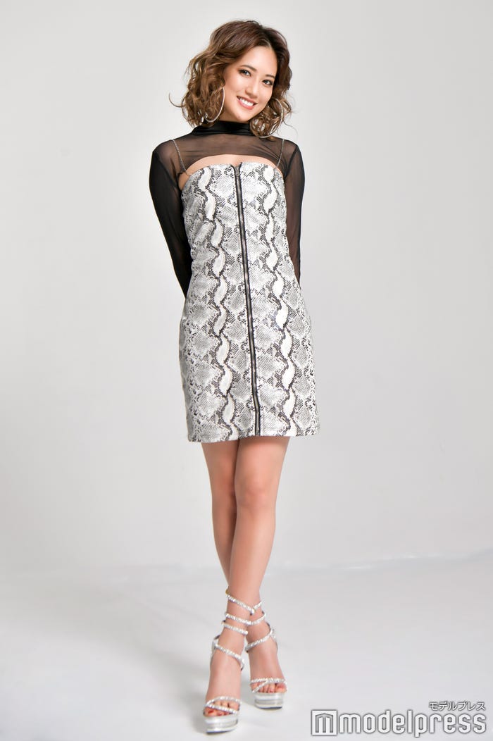 JJモデルとしても活躍中。可愛らしいビジュアルから想像もつかないようなラップやダンスを見せる藤井夏恋(C)モデルプレス