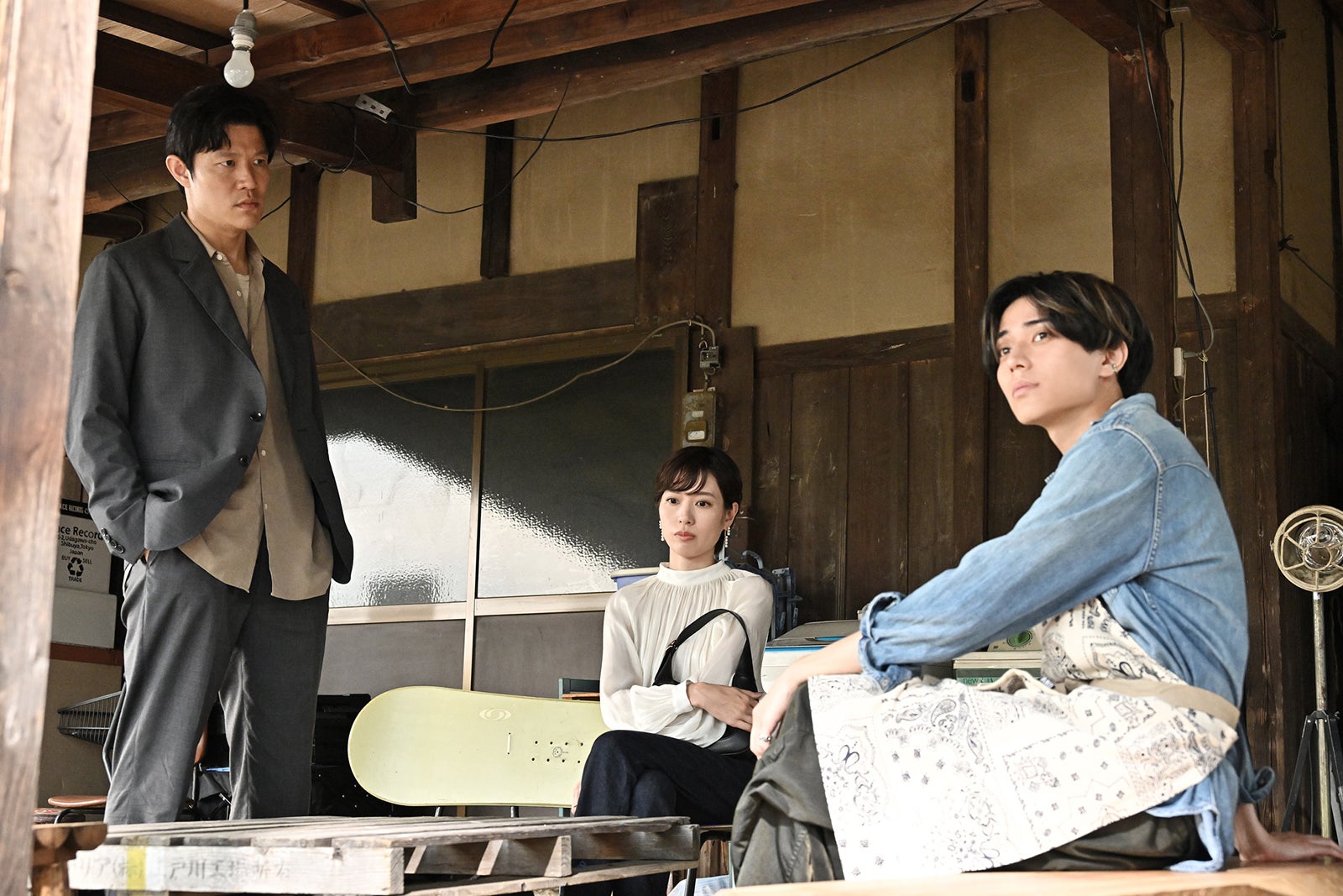 鈴木亮平、戸田恵梨香、永瀬廉「リブート」第5話（C）TBS