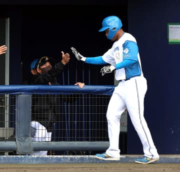 日本ハム・新庄監督 阪神戦で2安打した新人野手を「ちょっと待てよ」「これは面白い」「想像を遥かに超える」と大絶賛