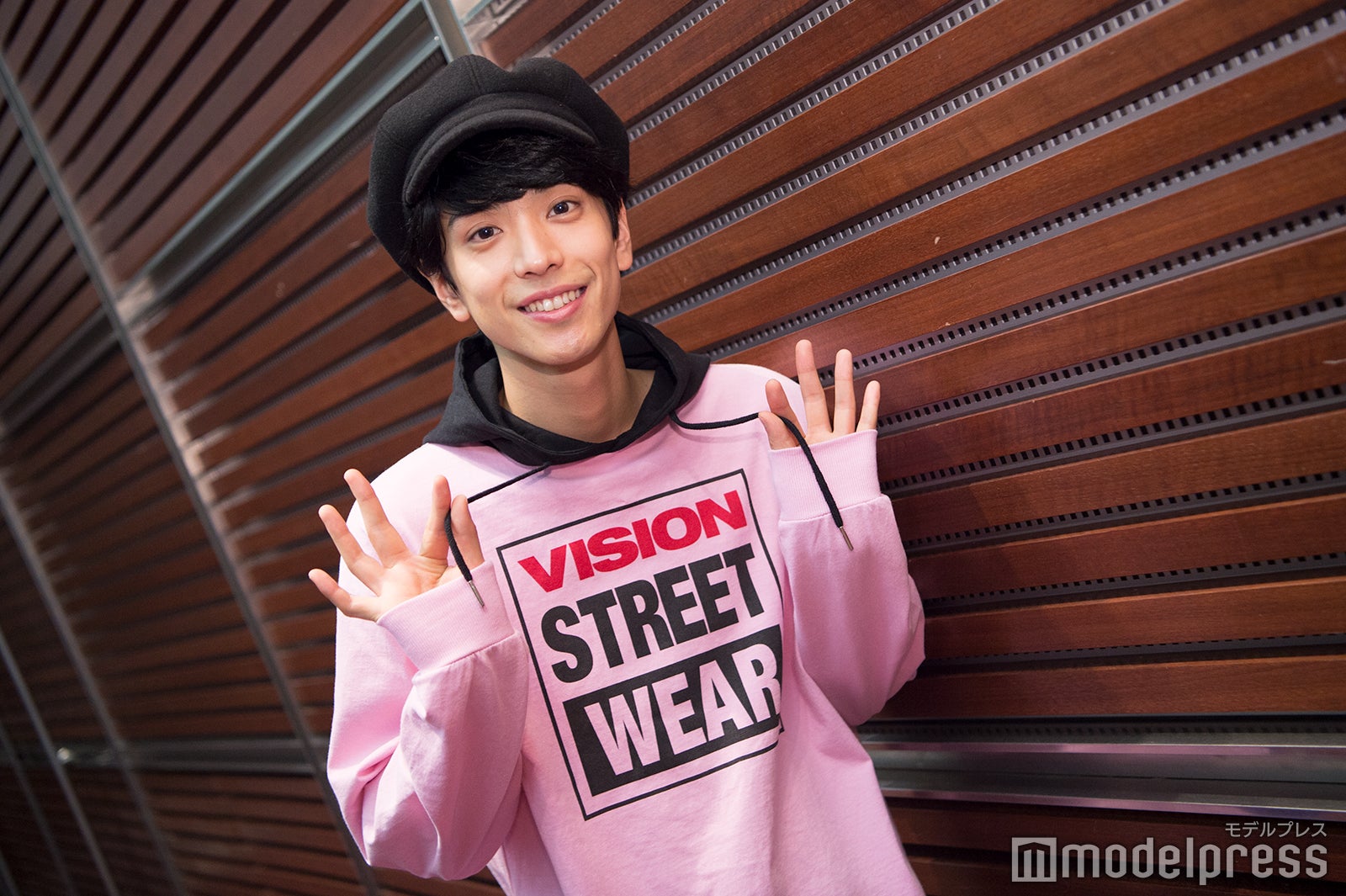 黒羽麻璃央（C）モデルプレス