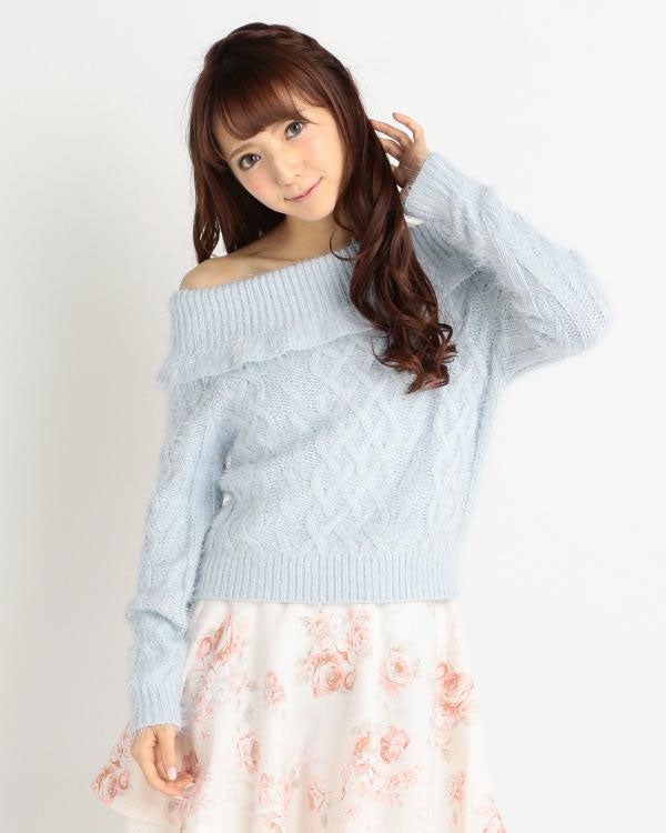 バックリボンオフショルトップス「LIZ LISA」7,452円（税込）／画像提供：Tokyo Kawaii Life