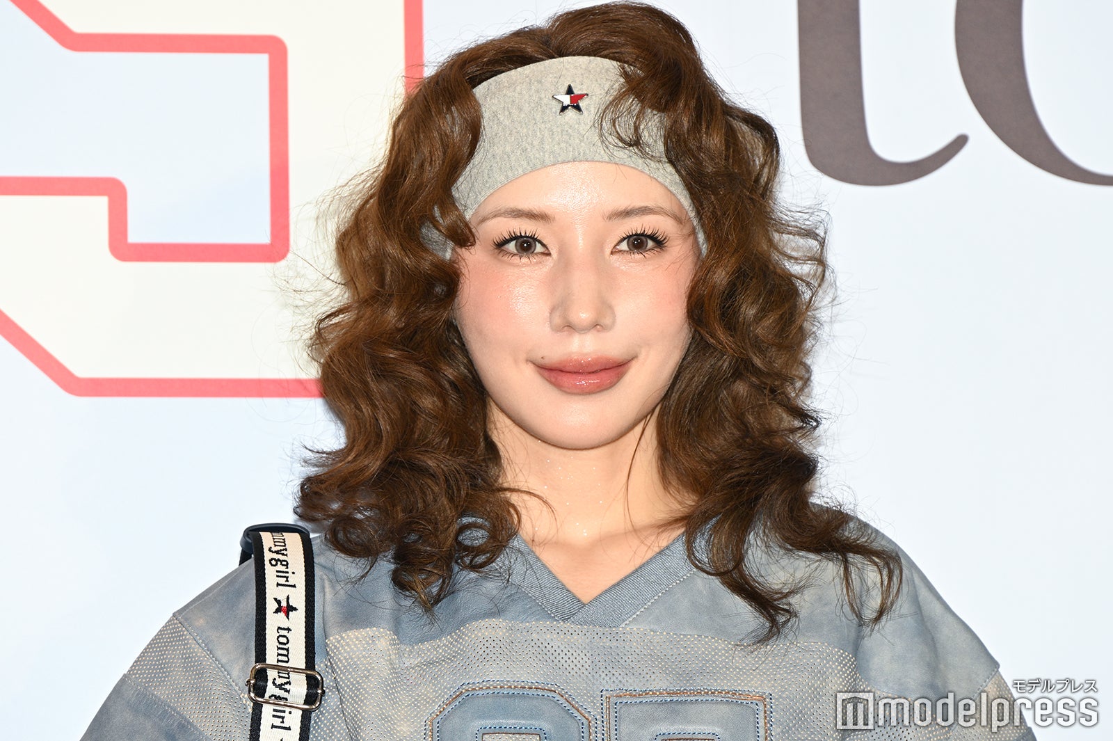 仲里依紗、YouTubeで両親顔出し 長崎の実家帰省に3姉妹も集結「仲良し家族」「登場の仕方面白い」の声