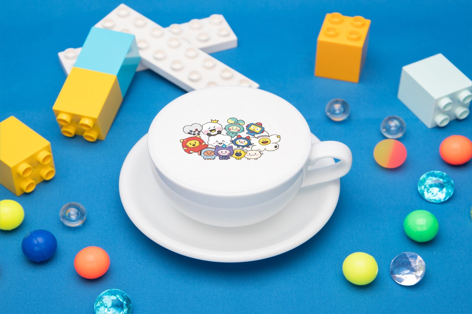 TRUZ カフェラテ税込880円（提供画像）