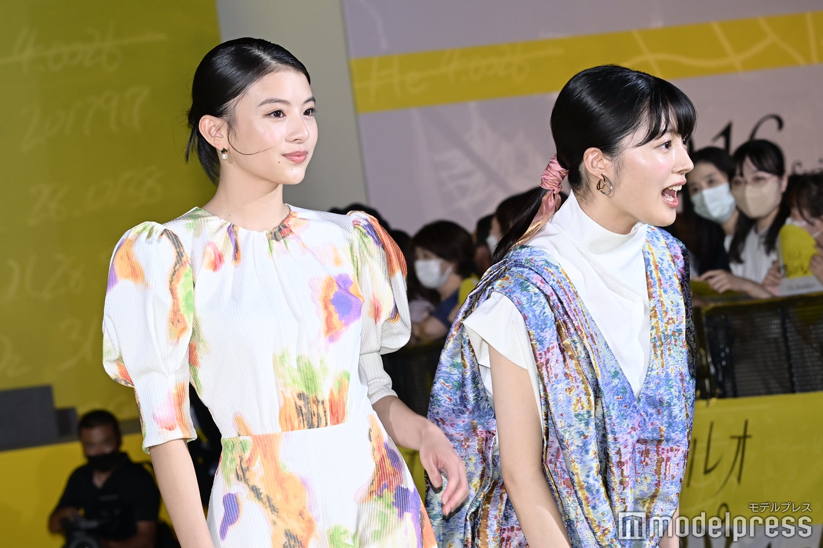 出口夏希、川床明日香 （C）モデルプレス