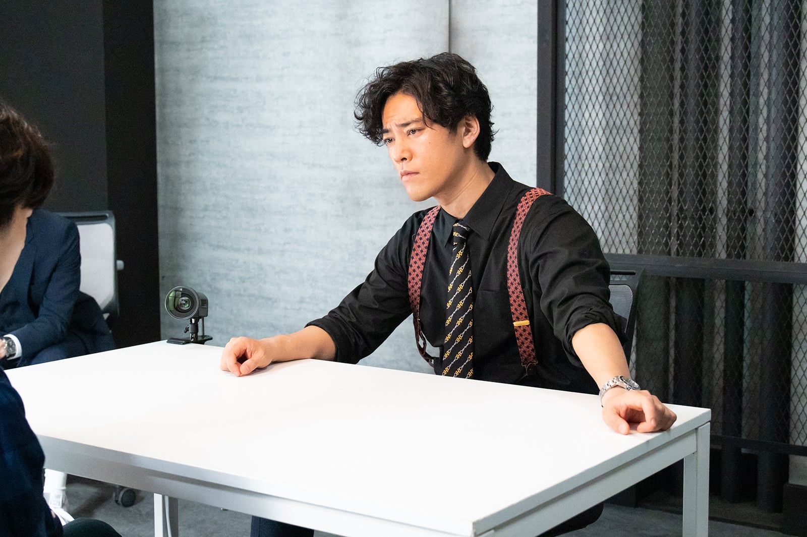 桐谷健太「ケイジとケンジ、時々ハンジ。」第2話より（C）テレビ朝日