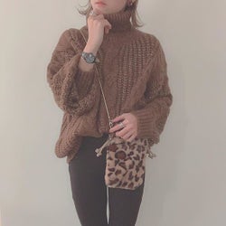 小さくてかわいいポシェットで!「ちょっとそこまで」のお出かけコーデ