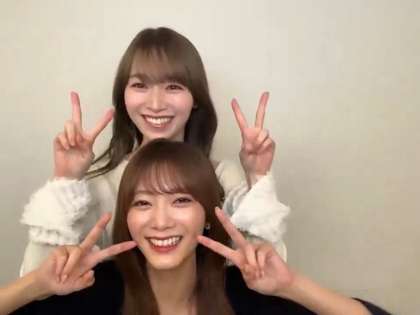 守屋麗奈、田村保乃「櫻坂46写真集 櫻撮（さくさつ）VOL.01」（提供写真）