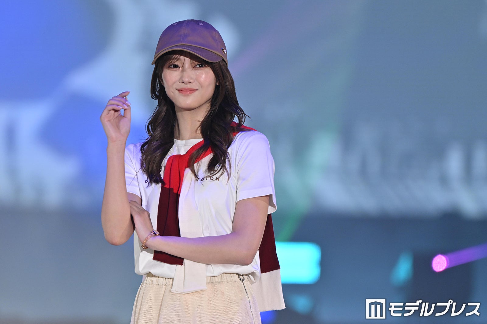 櫻坂46田村保乃、ロングスカートで大人っぽい雰囲気「お姉さん感溢れてる」「大人っぽい」と絶賛の声【ガルアワ2026SS】