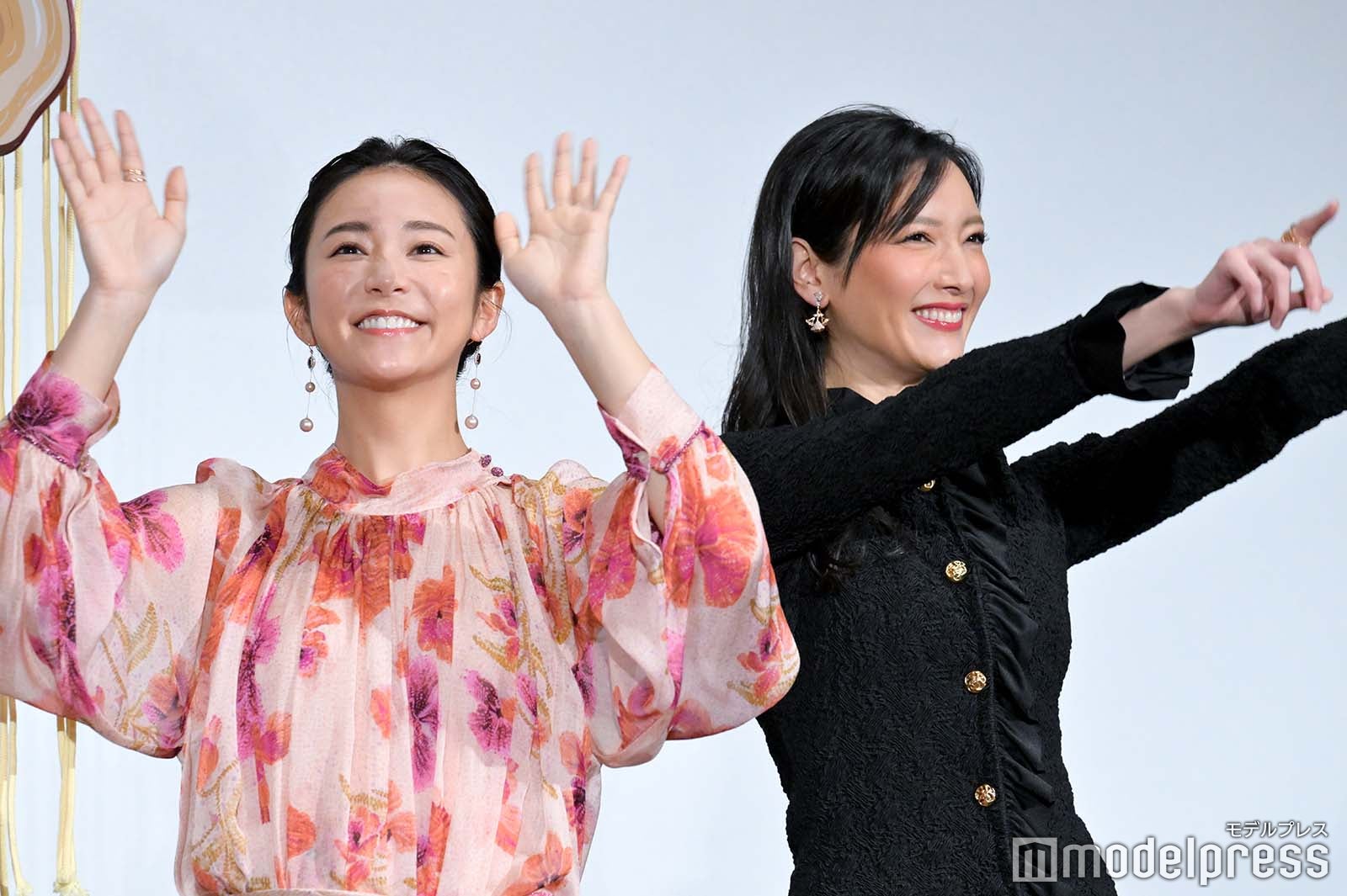木村文乃、菜々緒 （C）モデルプレス