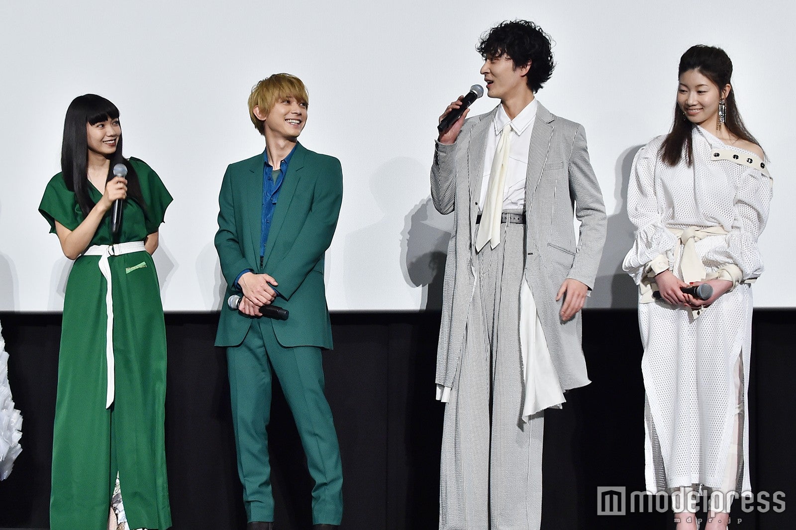 （左から）二階堂ふみ、吉沢亮、上杉柊平、土居志央梨 （C）モデルプレス