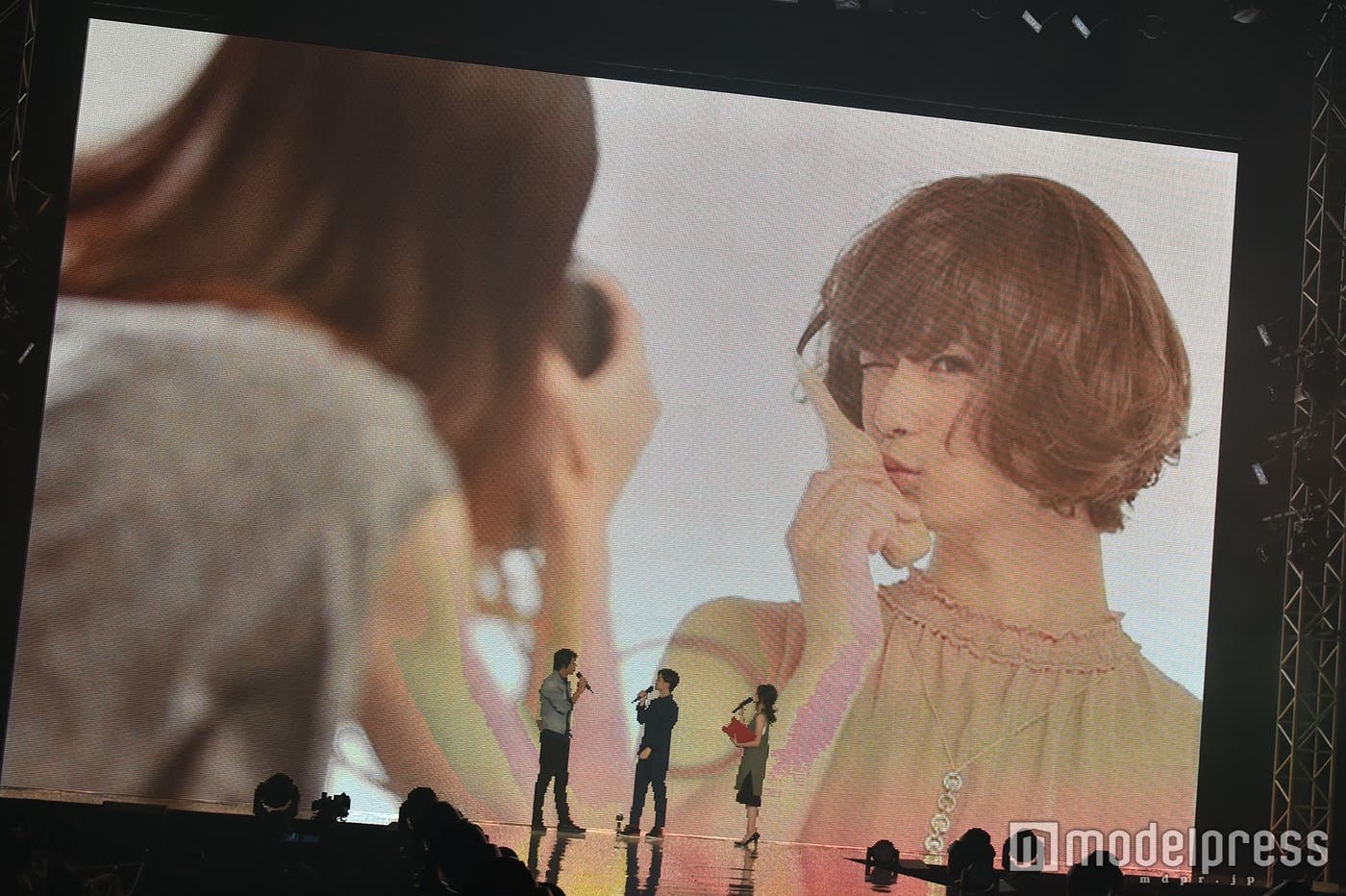 「江崎グリコ」ステージの様子(C)モデルプレス