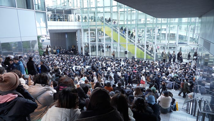 ふみの/渋谷路上ライブの様子(提供写真)