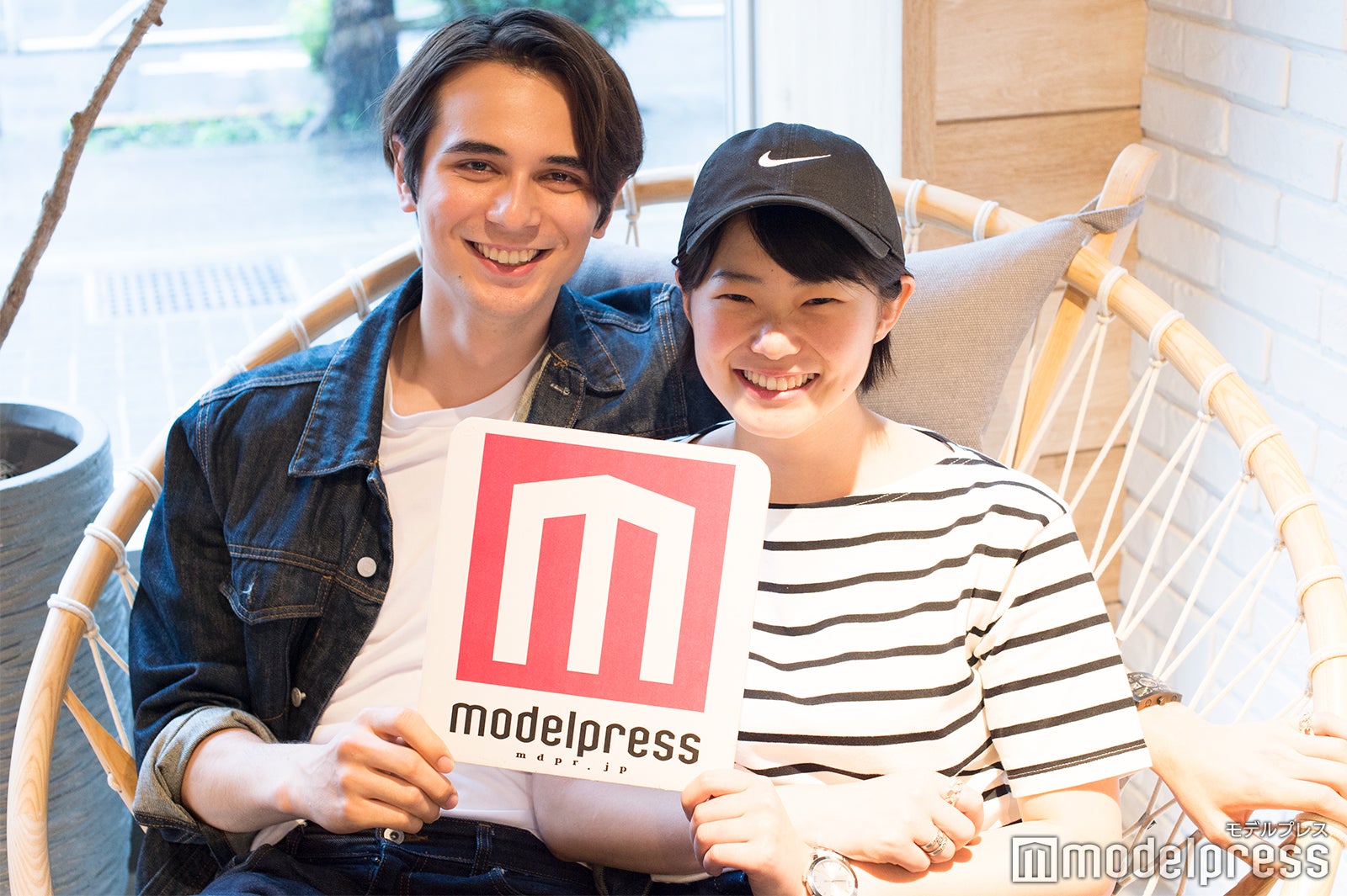 岡本至恩、佐藤つば冴（C）モデルプレス