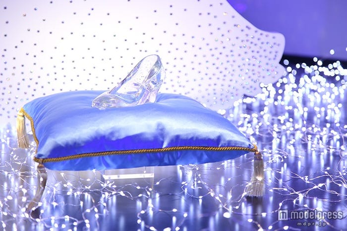 ガラスの靴(C)Disney