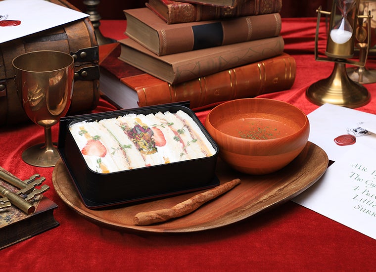 OBENTO BOX　グリフィンドール税込1,980円（提供画像）