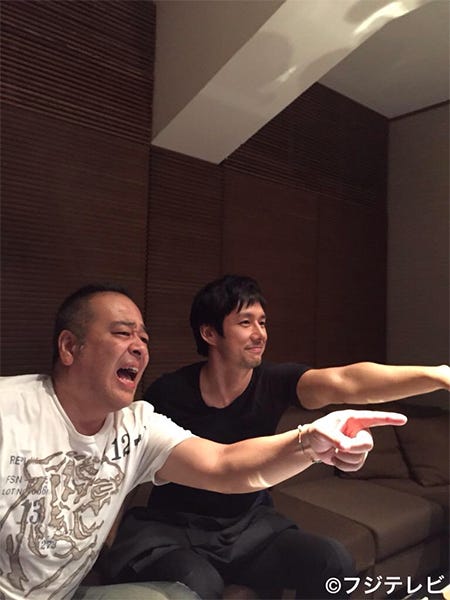 西島秀俊(右)(画像提供:フジテレビ)