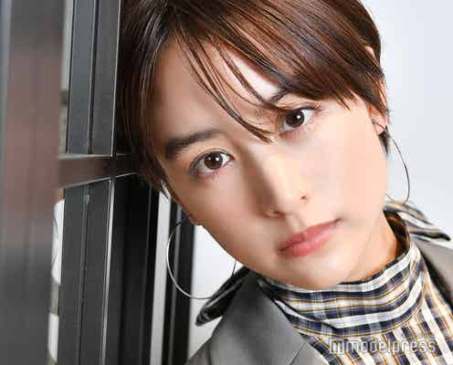 山本美月、“バッサリ35cmカット”念願のショートヘアは「中身に合っている」“男性のつい見てしまうポイント”とは?<「ランチ合コン探偵」インタビュー>