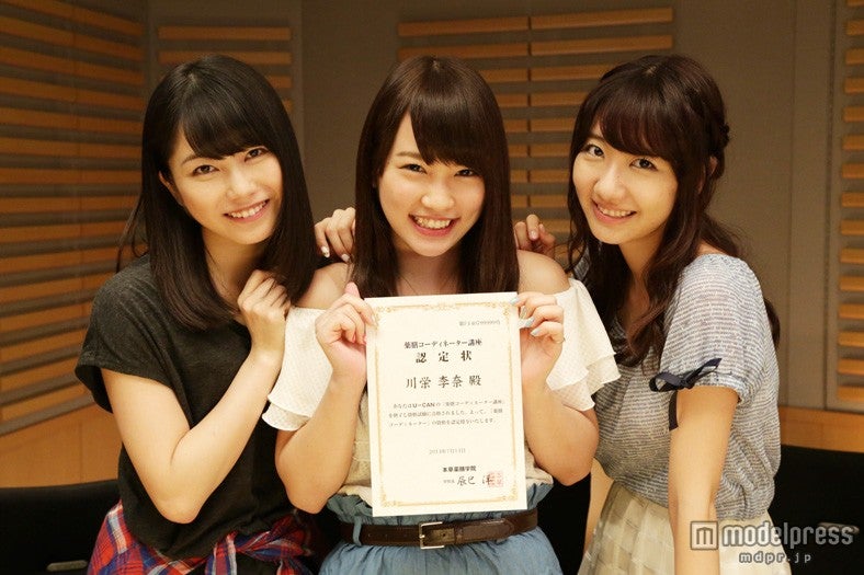 （左から）横山由依、川栄李奈、柏木由紀