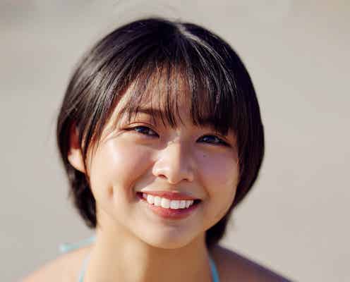 “話題のショートカット美女”桑島海空、ビキニ姿で美バスト披露「週刊FLASH」初登場で初表紙飾る