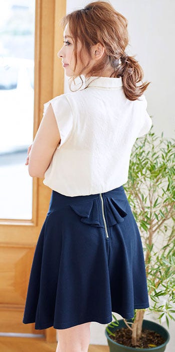 バックラッフルフレアスカート「Pierrot」2,980円(税込)/画像提供:Pierrot