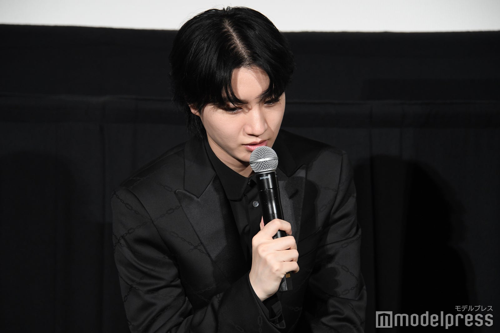 質問に真剣に答える桜田通（C）モデルプレス