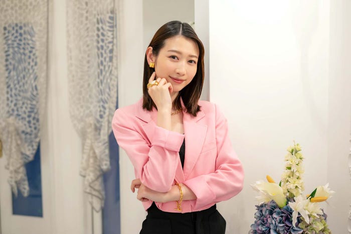 岡本夏美(C)「ビジネス婚」製作委員会・MBS