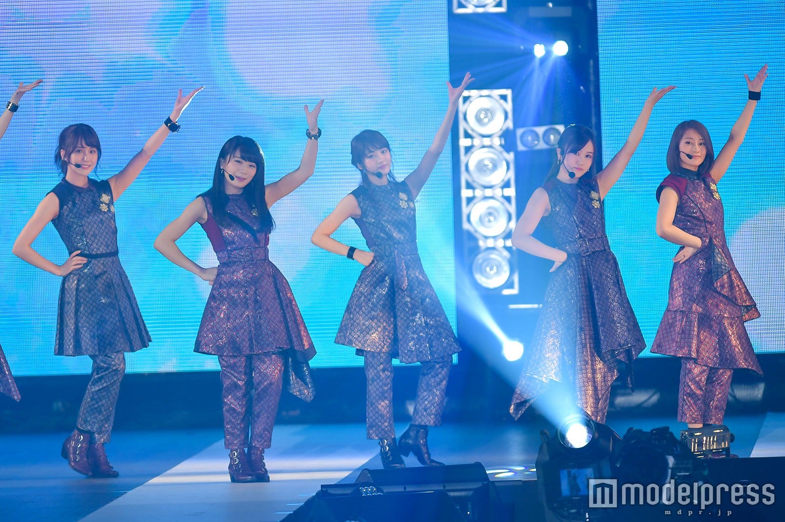 乃木坂46 美脚封印 で魅せた ガルアワ 最多出演の貫禄パフォーマンス Girlsaward 17 S S モデルプレス