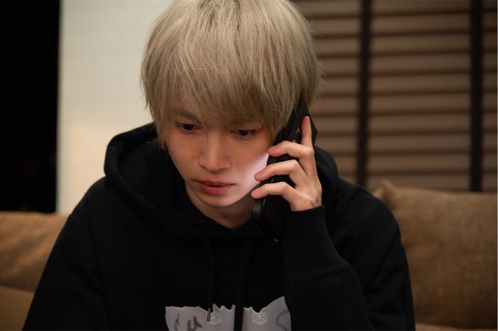 綱啓永(C)「明日、私は誰かのカノジョ」製作委員会・MBS