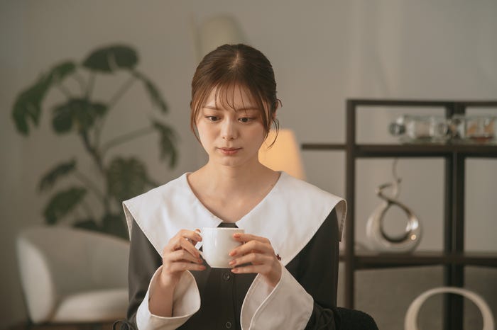 紺野彩夏「復讐カレシ~溺愛社長の顔にはウラがある~」第2話(C)「復讐カレシ~溺愛社長の顔にはウラがある~」製作委員会・MBS