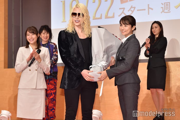 ローランド、木村文乃 (C)モデルプレス