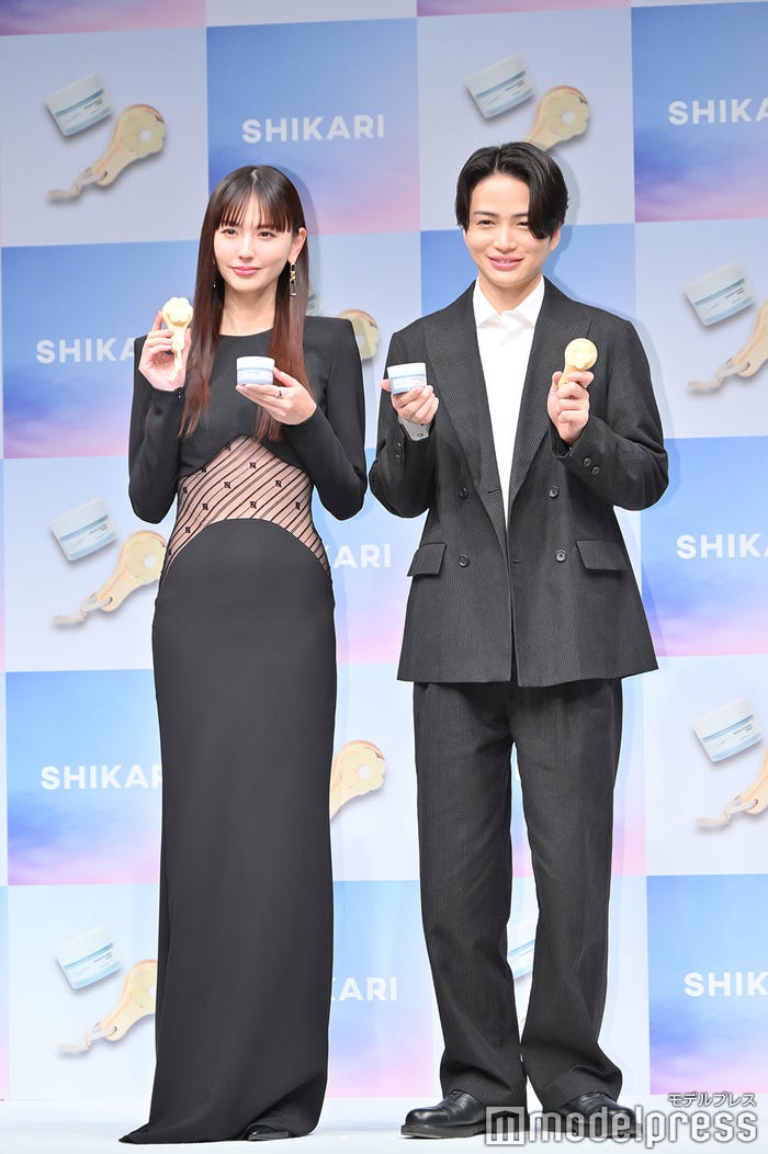 鈴木えみ、菊池風磨(C)モデルプレス