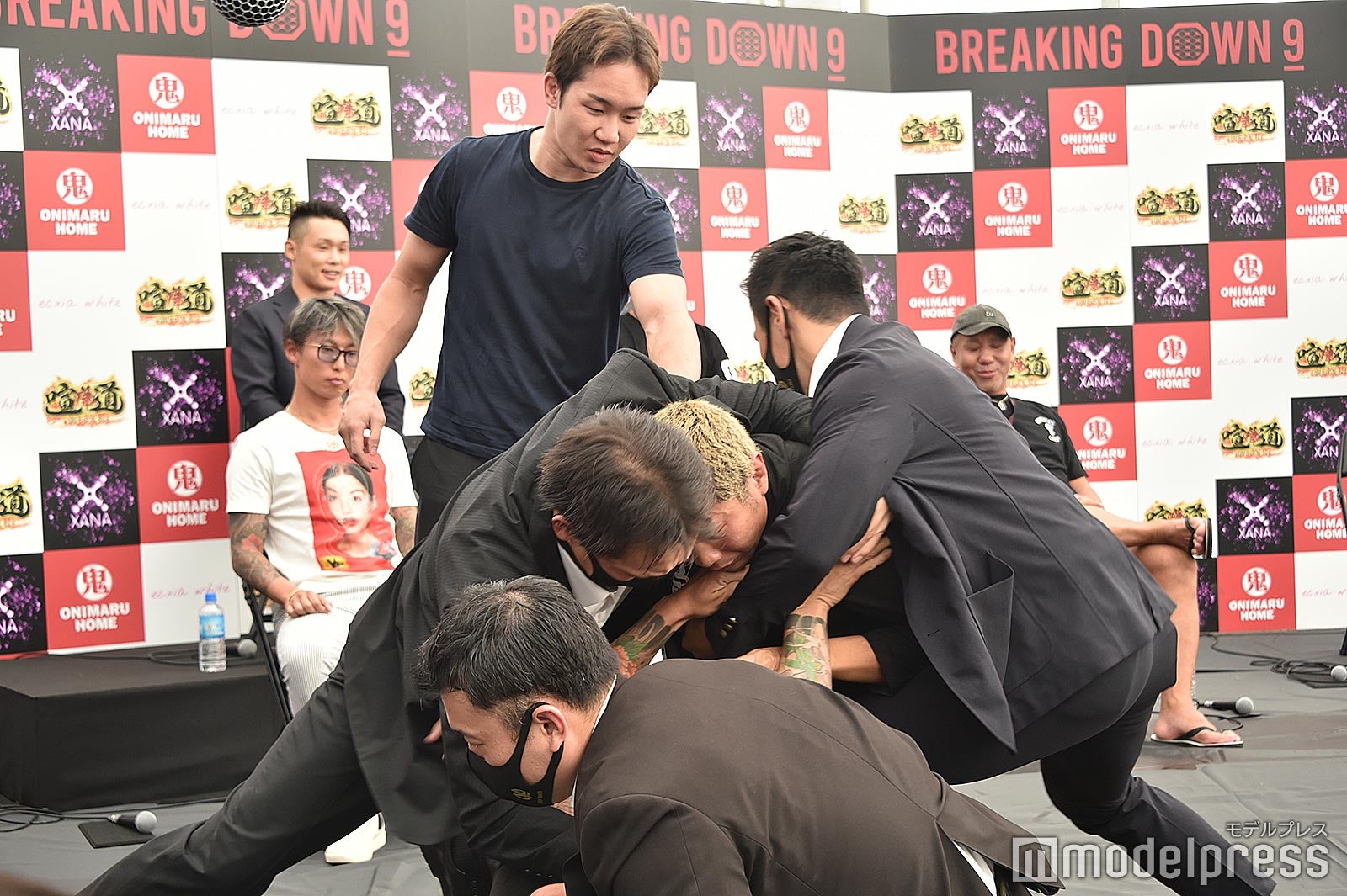 「BreakingDown9」会見中に乱闘勃発 朝倉未来「結構疲れちゃった」