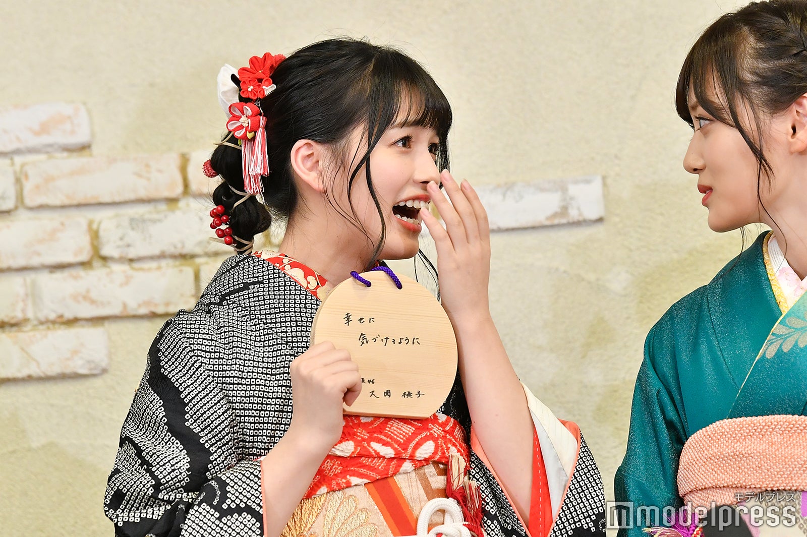 大園桃子、山下美月（C）モデルプレス