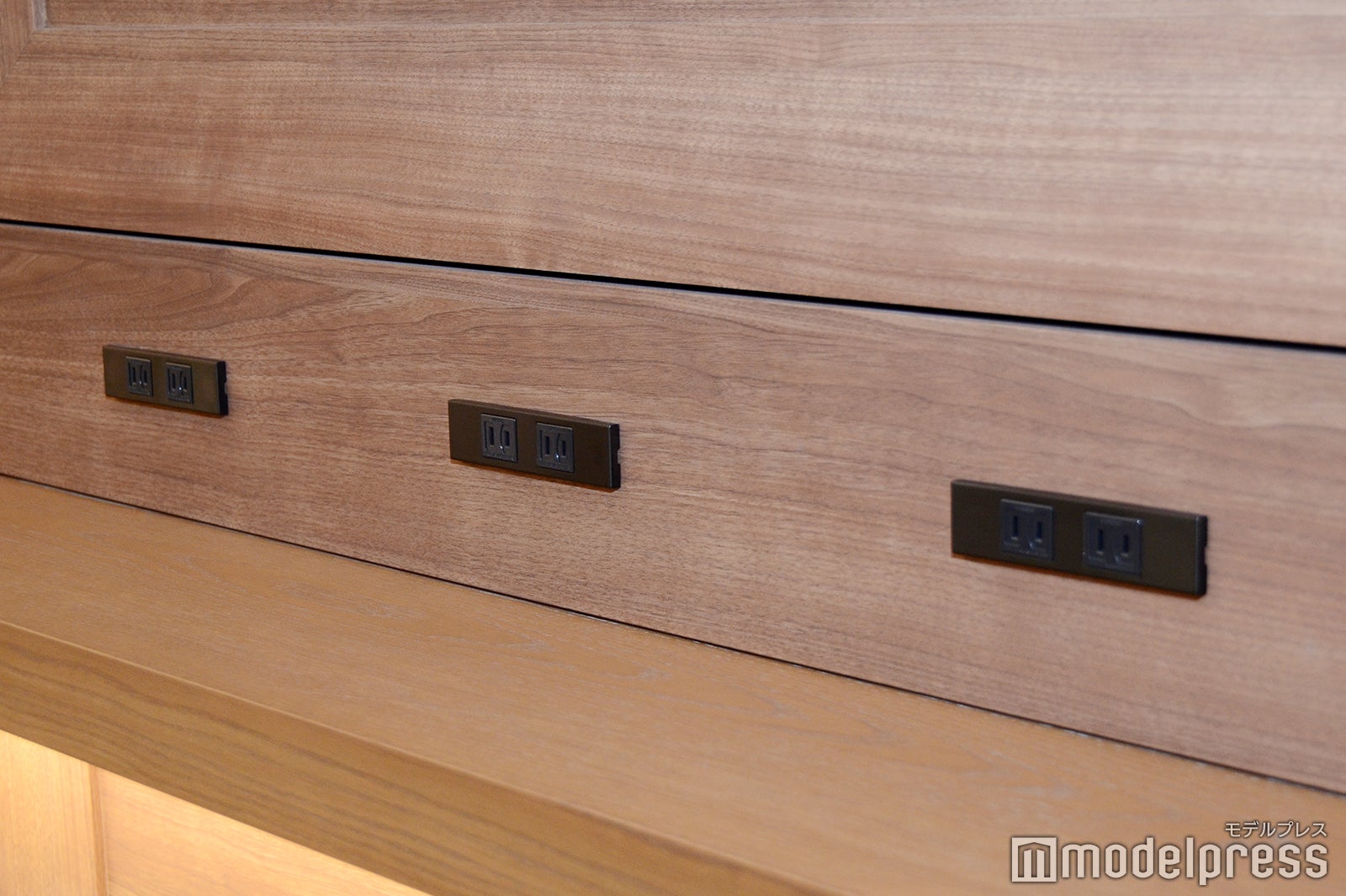 VIP ラウンジ（C）モデルプレス