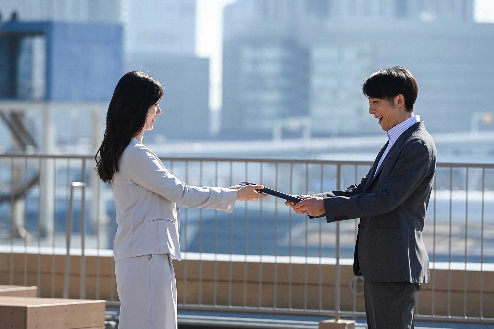 中村ゆり、高橋一生「天国と地獄 ～サイコな2人～」第8話より（C）TBS