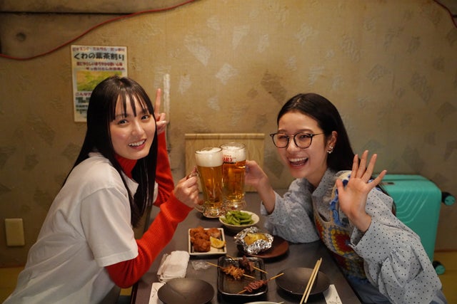 遠藤さくら 、 森田想「トラックガール」（C）フジテレビ