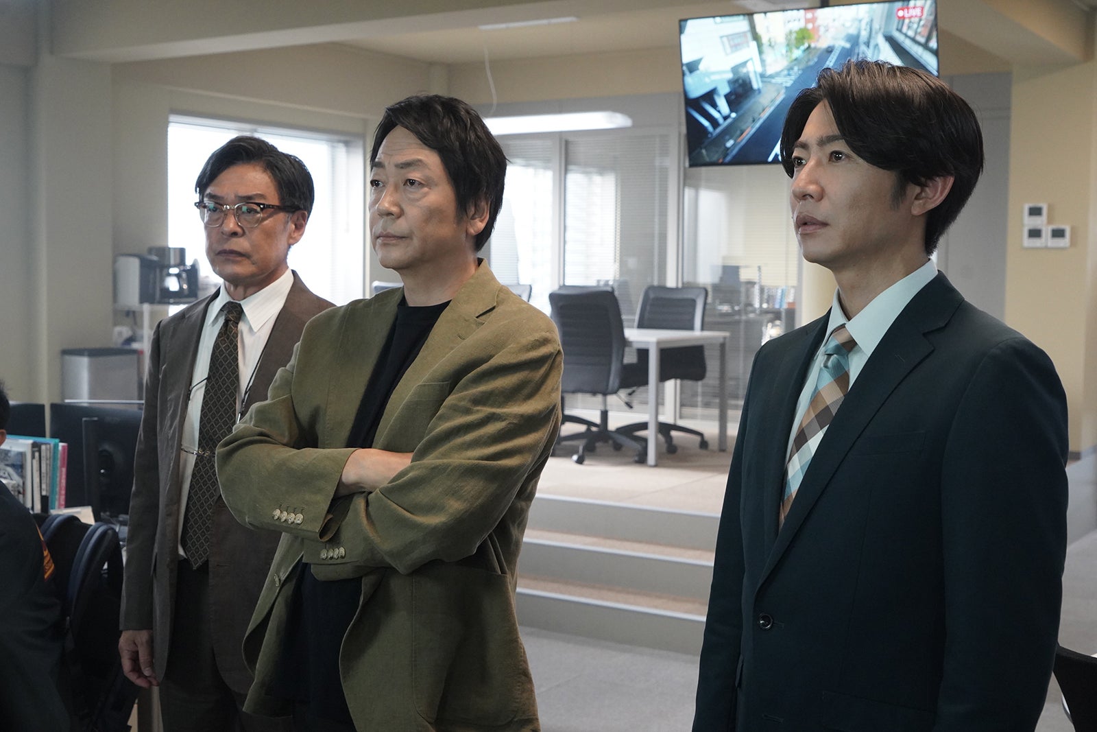 【大追跡 Season2 第1話】伊垣（大森南朋）＆名波（相葉雅紀）、連続殺人の共通点に迫る 最先端デジタル捜査が暴く衝撃の真相とは