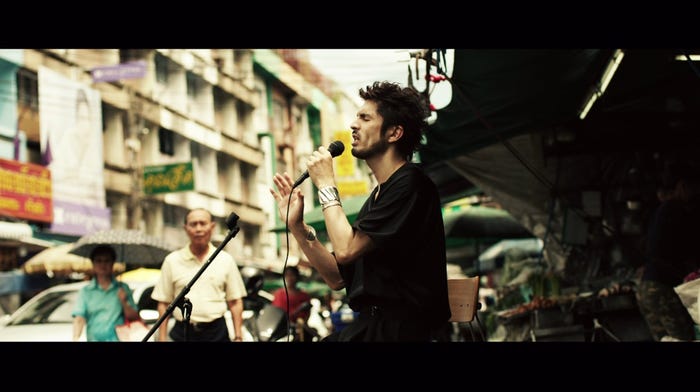 平井堅 綾瀬はるかと共演の新cmで話題 キスしたくなる 新曲に反響 モデルプレス 平井堅 綾瀬はるかと共演の新cmで話題 キスしたくなる 新曲に反響 モデルプレス