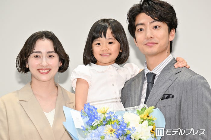 早見あかり、久場音葉、伊藤健太郎(C)モデルプレス